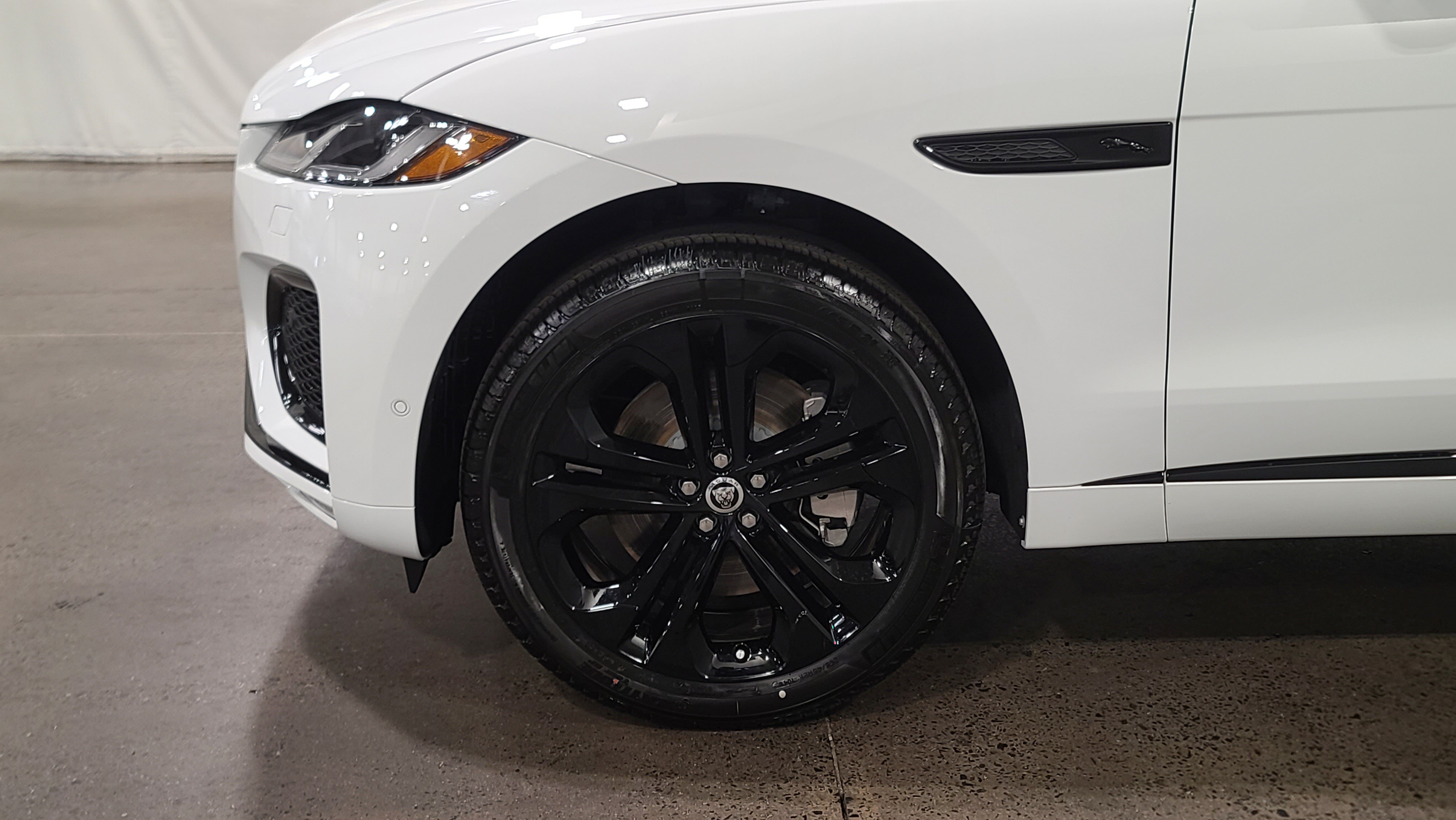 New 2026 Jaguar F-PACE R-Dynamic S AWD/4WD image 10