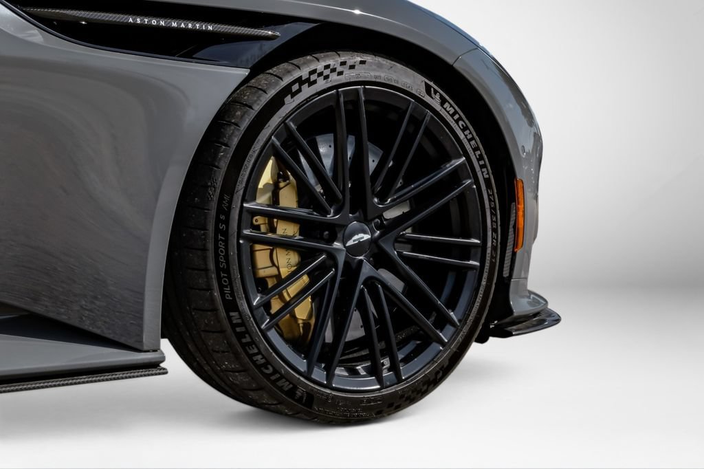 Used 2024 Aston Martin DB12 Coupe RWD image 58