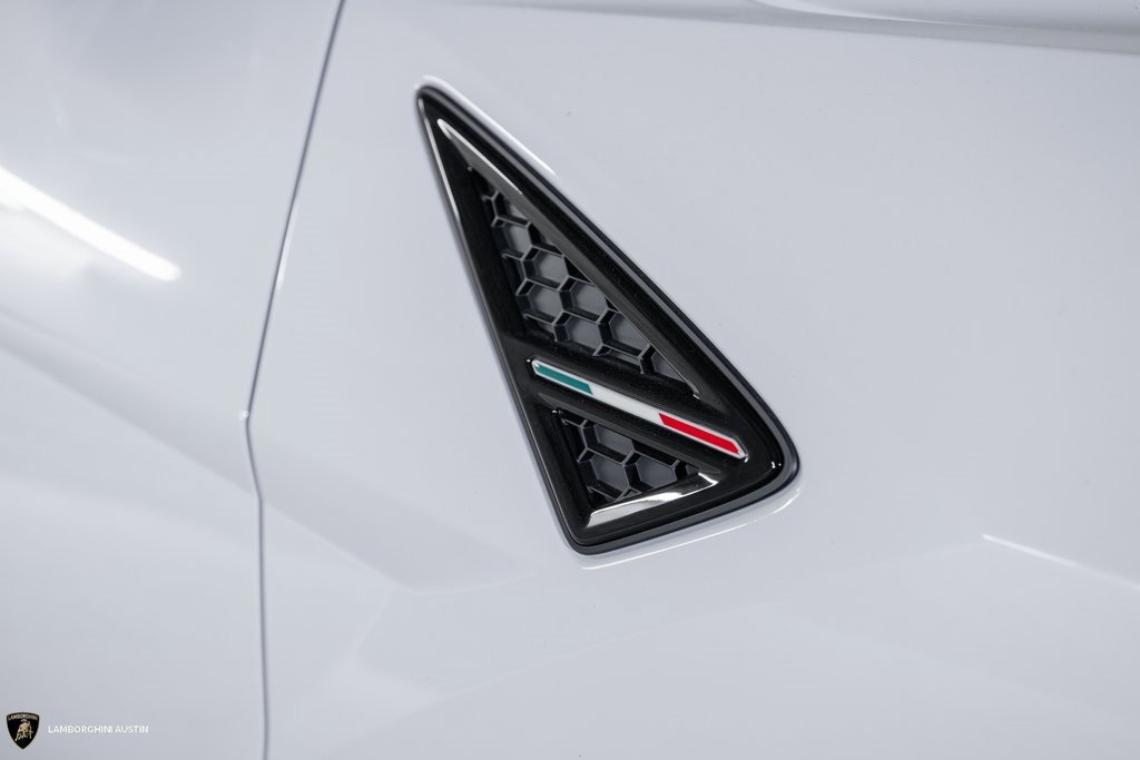Used 2024 Lamborghini Urus S image 3