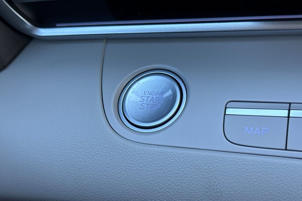 New 2026 Hyundai Elantra Limited FWD image 23