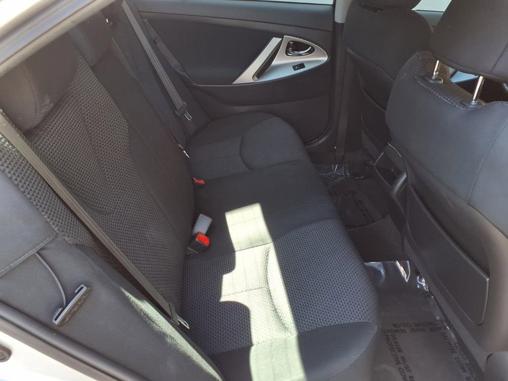 Used 2010 Toyota Camry SE FWD image 20