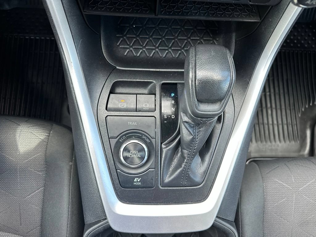 Used 2019 Toyota RAV4 XLE w/ Convenience Package AWD/4WD image 6