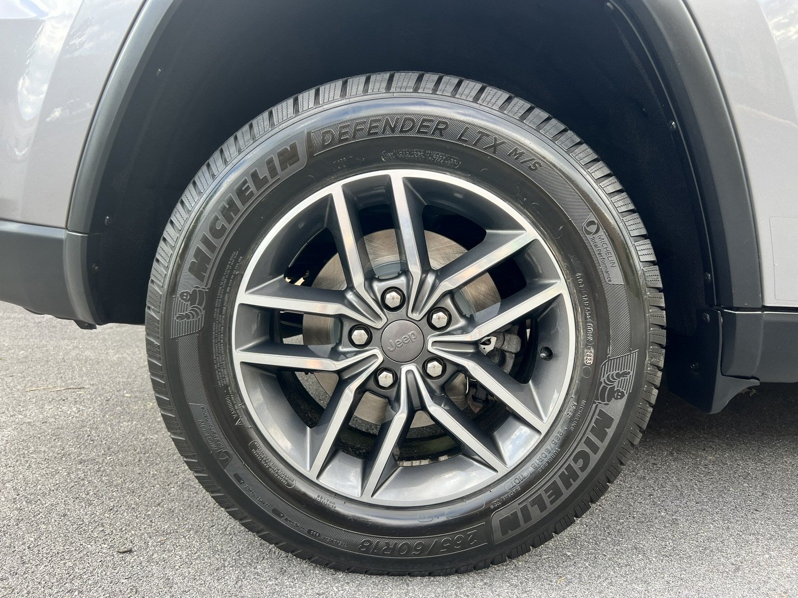 Used 2019 Jeep Grand Cherokee Limited w/ Luxury Group II AWD/4WD image 24