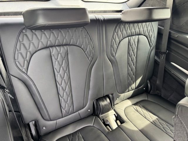 Certified 2025 BMW X7 M60i image 33