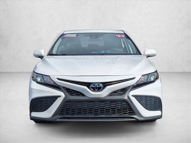 Used 2023 Toyota Camry SE image 2