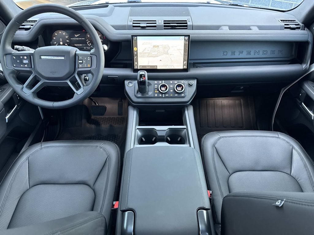 Certified 2025 Land Rover Defender 110 X-Dynamic SE AWD/4WD image 17