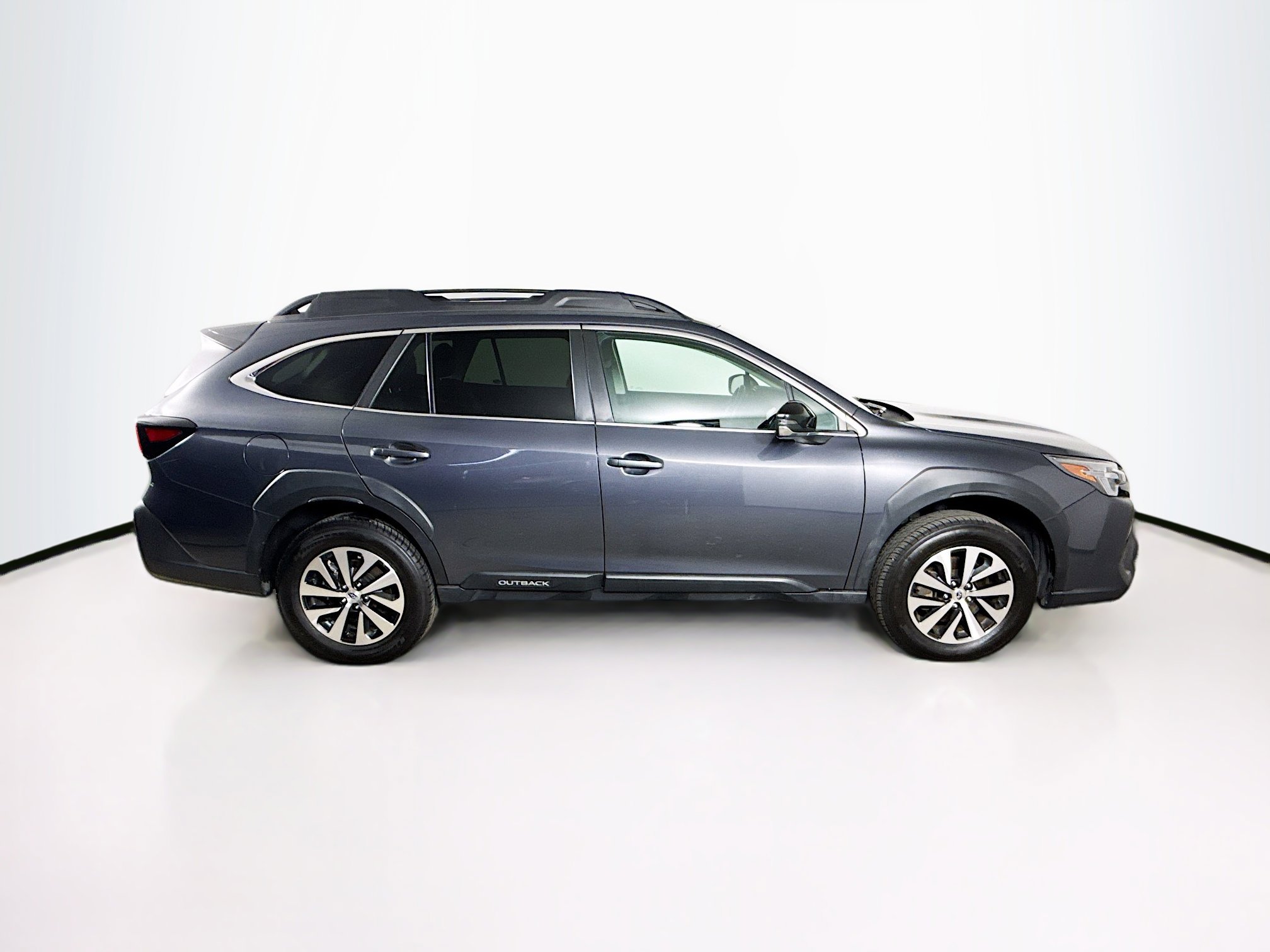 Used 2024 Subaru Outback Premium AWD/4WD image 2