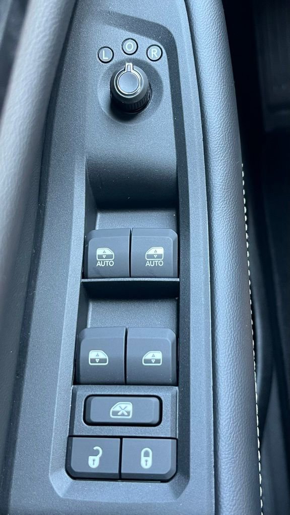 New 2025 Jeep Grand Cherokee L Laredo w/ Trailer Tow Package image 6