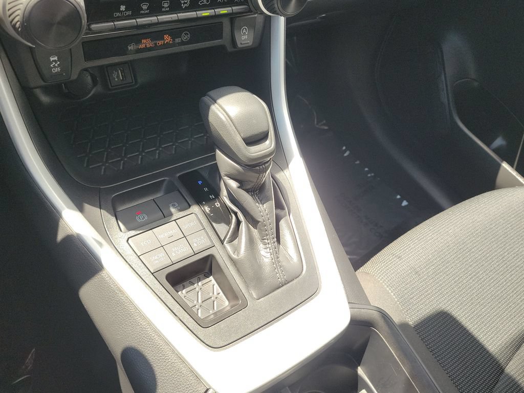 Certified 2025 Toyota RAV4 LE AWD/4WD image 18