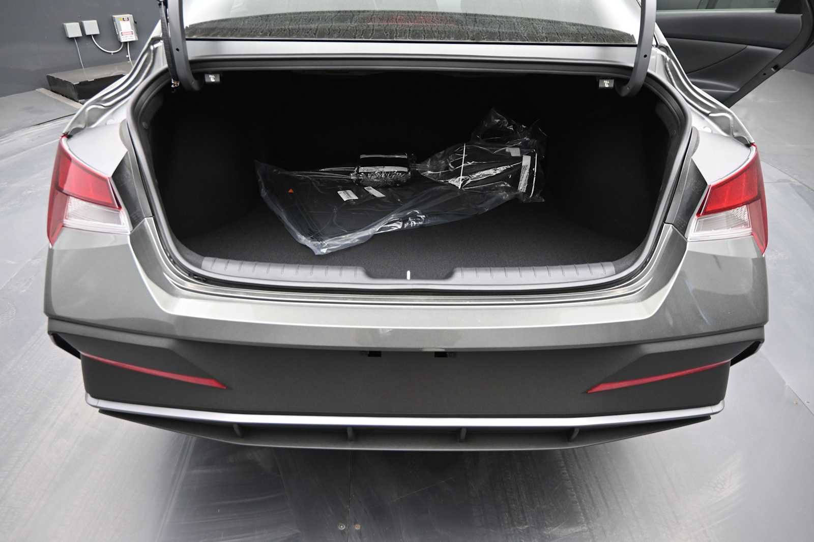 New 2026 Hyundai Elantra Sport FWD image 14