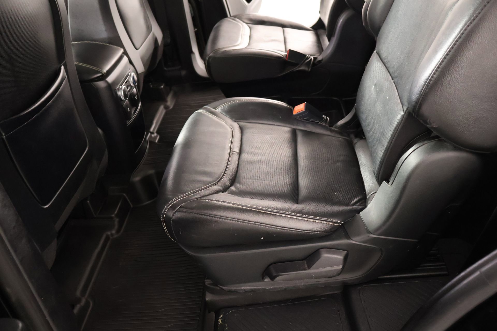 Used 2020 Ford Explorer ST w/ ST Street Pack image 13