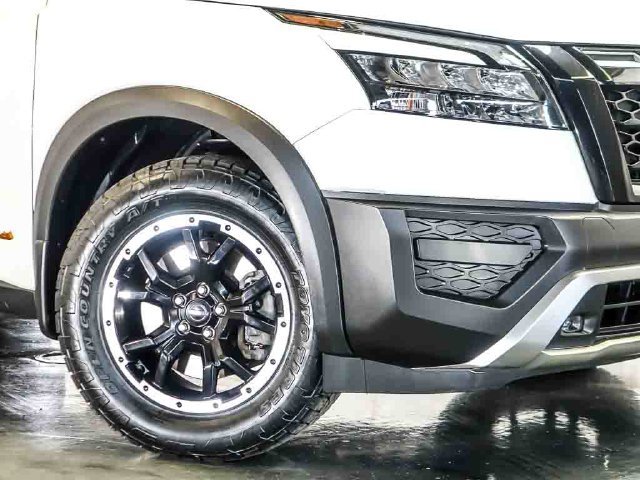 Used 2023 Nissan Pathfinder Rock Creek AWD/4WD image 4