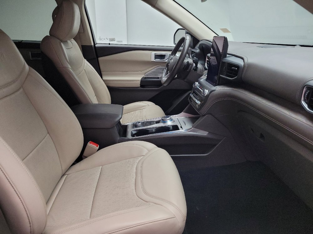 Used 2020 Ford Explorer Platinum w/ Premium Technology Package AWD/4WD image 21