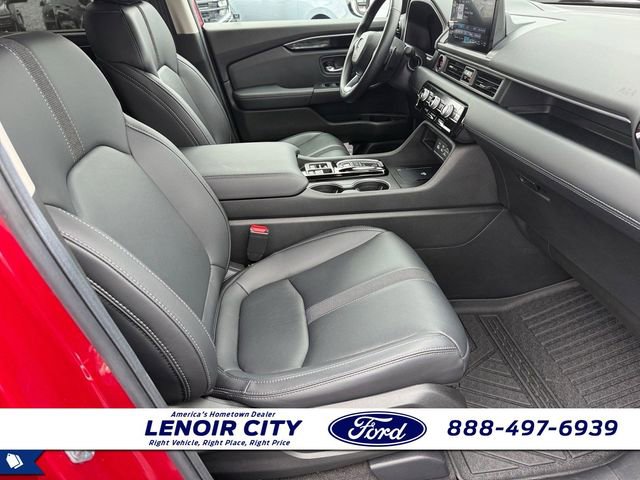 Used 2025 Honda Pilot Touring image 13