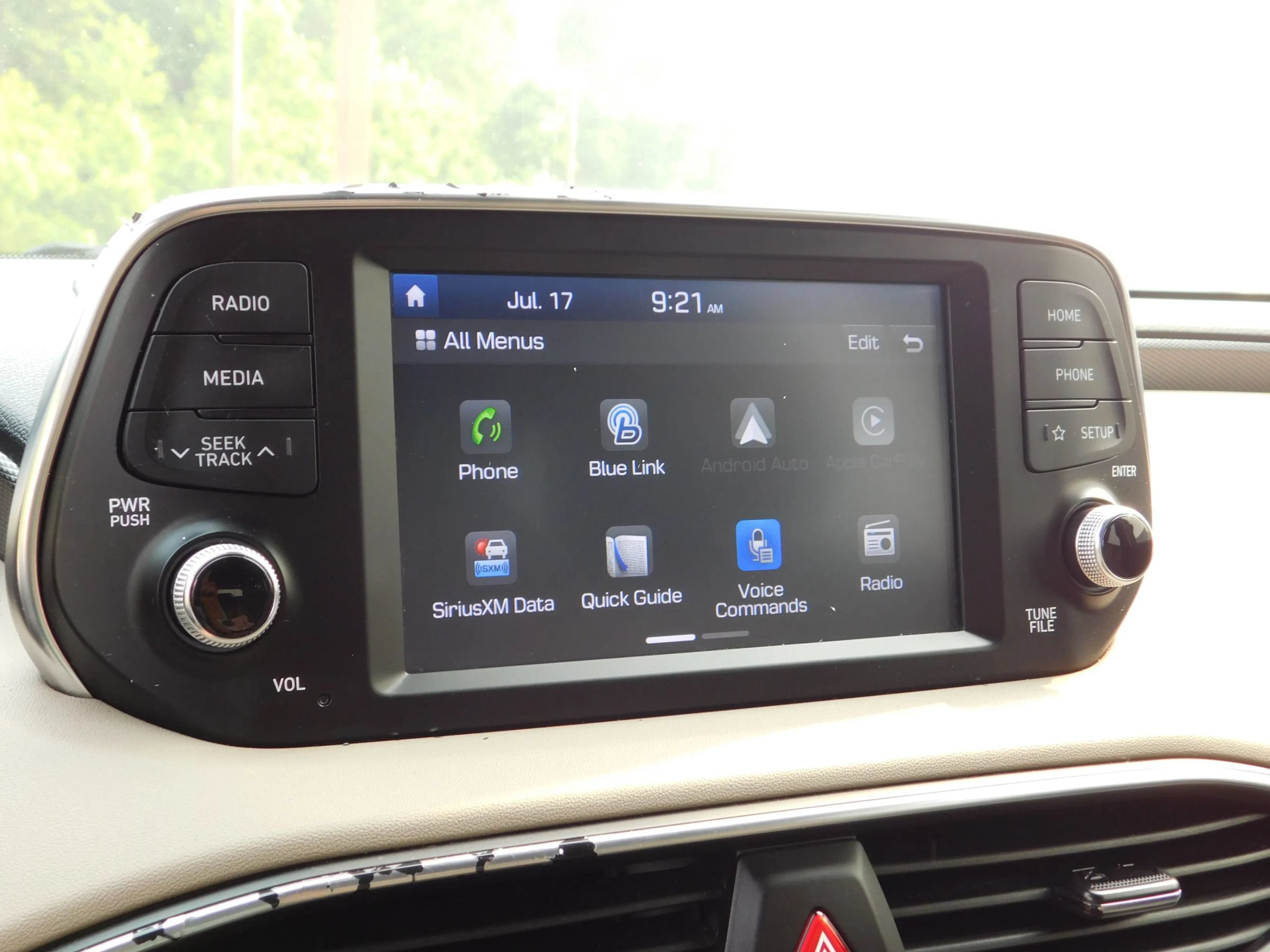 Used 2020 Hyundai Santa Fe SEL FWD image 17