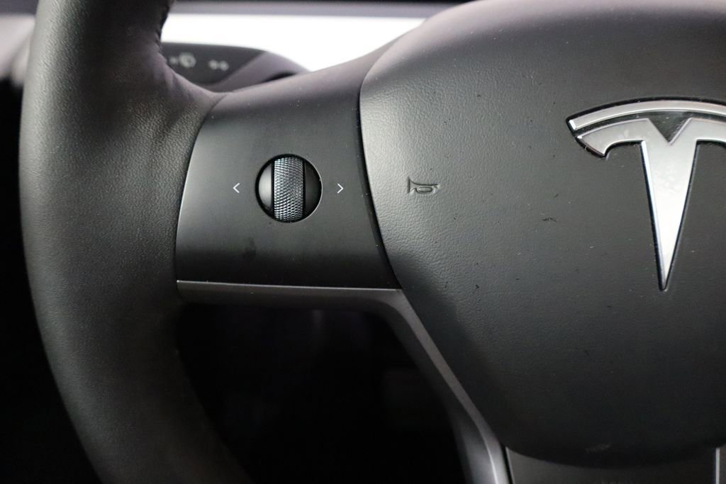 Used 2024 Tesla Model Y Long Range RWD image 15