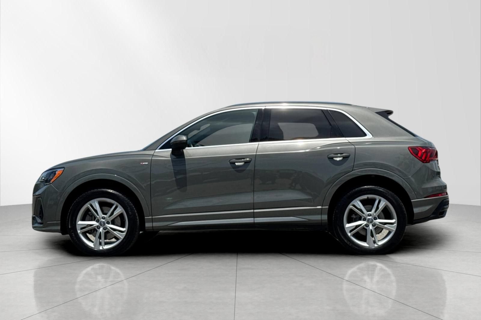 Used 2020 Audi Q3 2.0T Premium AWD/4WD image 6