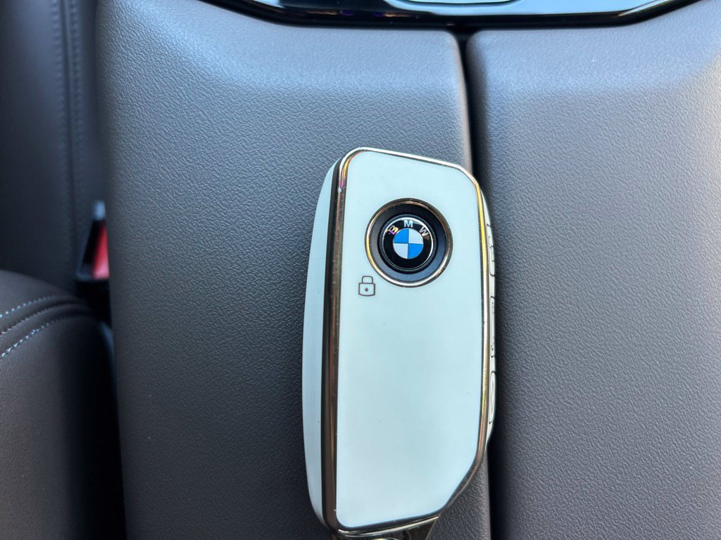 Used 2024 BMW i5 eDrive40i w/ M Sport Package RWD image 35