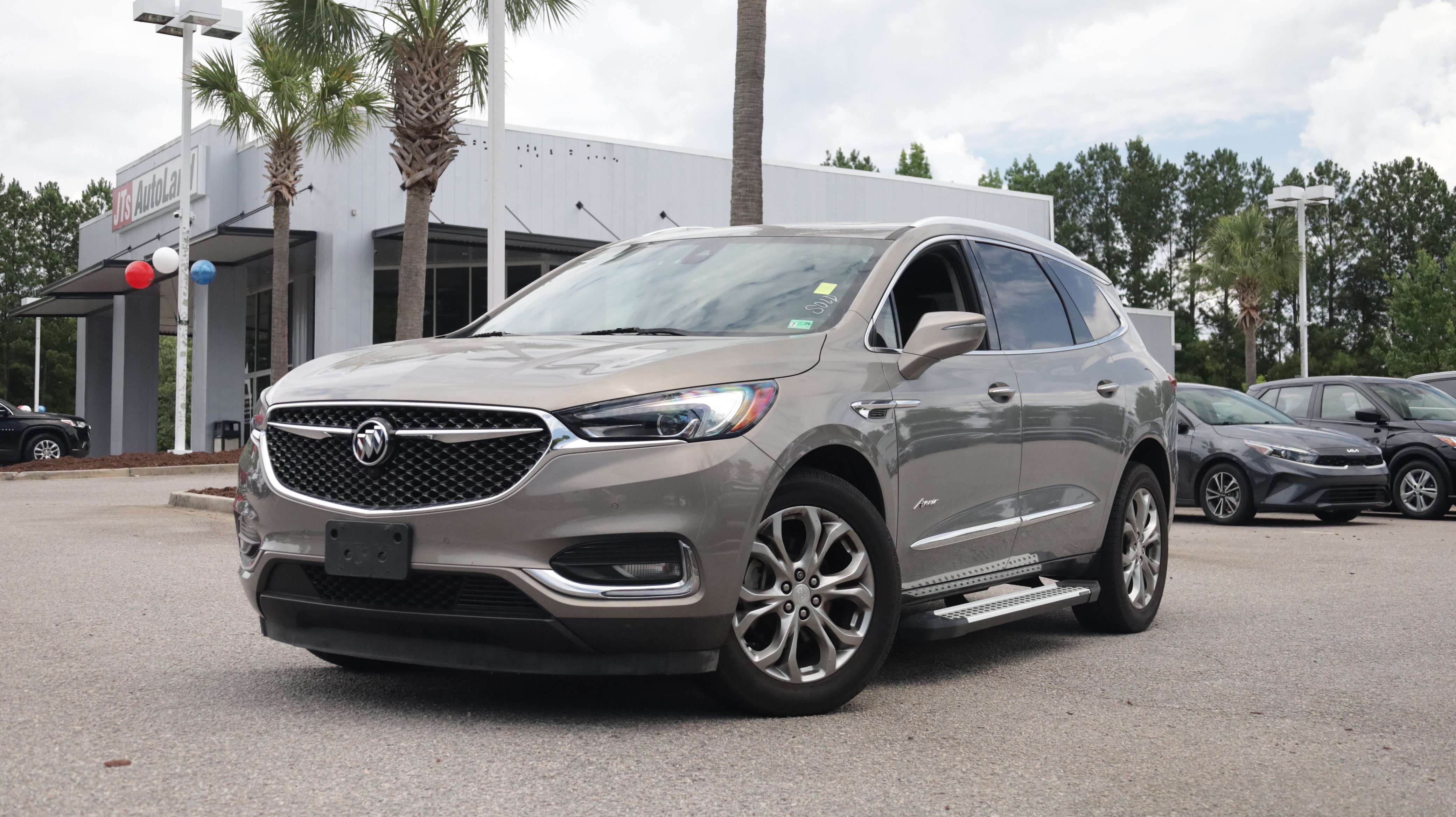 Used 2019 Buick Enclave Avenir w/ Avenir Technology Package AWD/4WD image 1