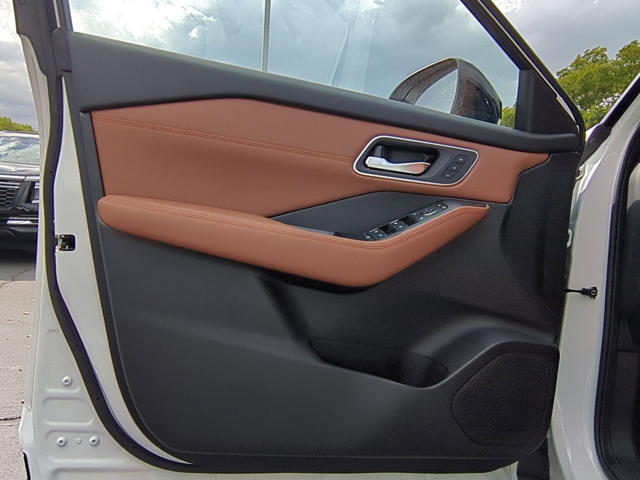 New 2026 Nissan Rogue Platinum w/ Platinum Premium Package image 10