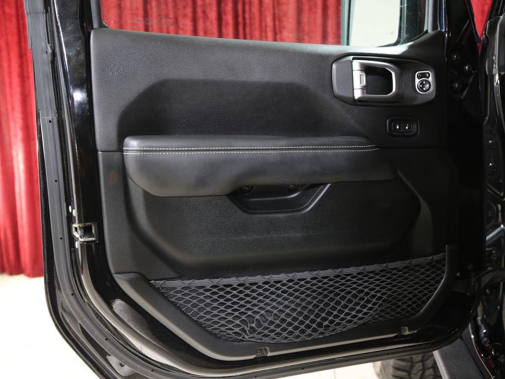 Used 2019 Jeep Wrangler Unlimited Sahara w/ Quick Order Package 24M Moab AWD/4WD image 11