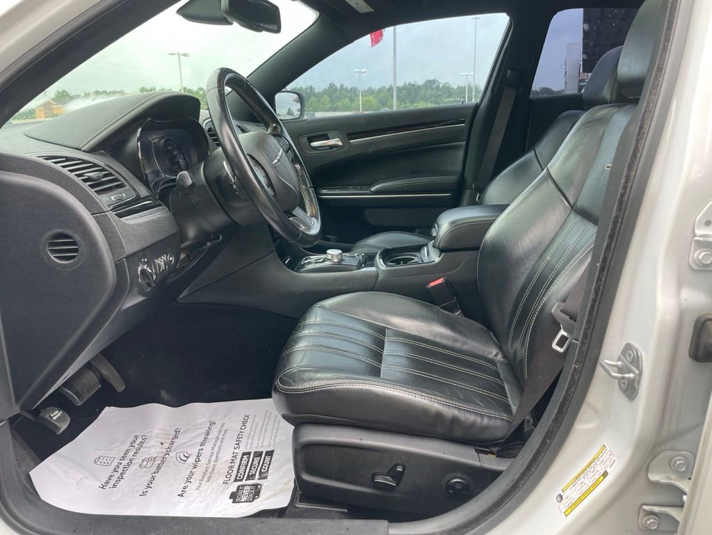 Used 2019 Chrysler 300 S RWD image 16