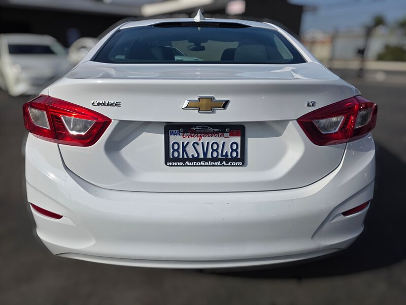 Used 2017 Chevrolet Cruze LT w/ Convenience Package FWD image 11