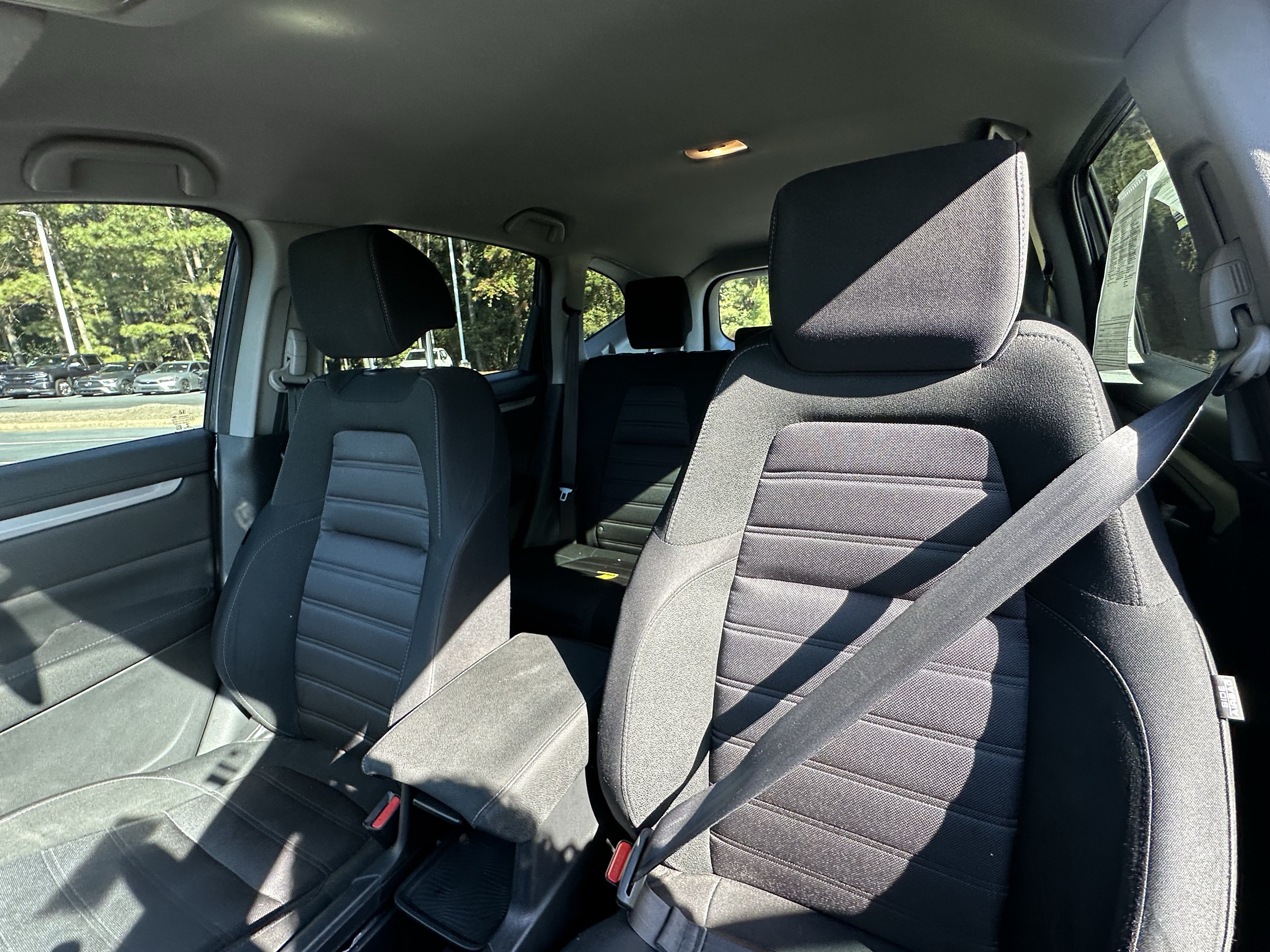 Used 2018 Honda CR-V LX image 7