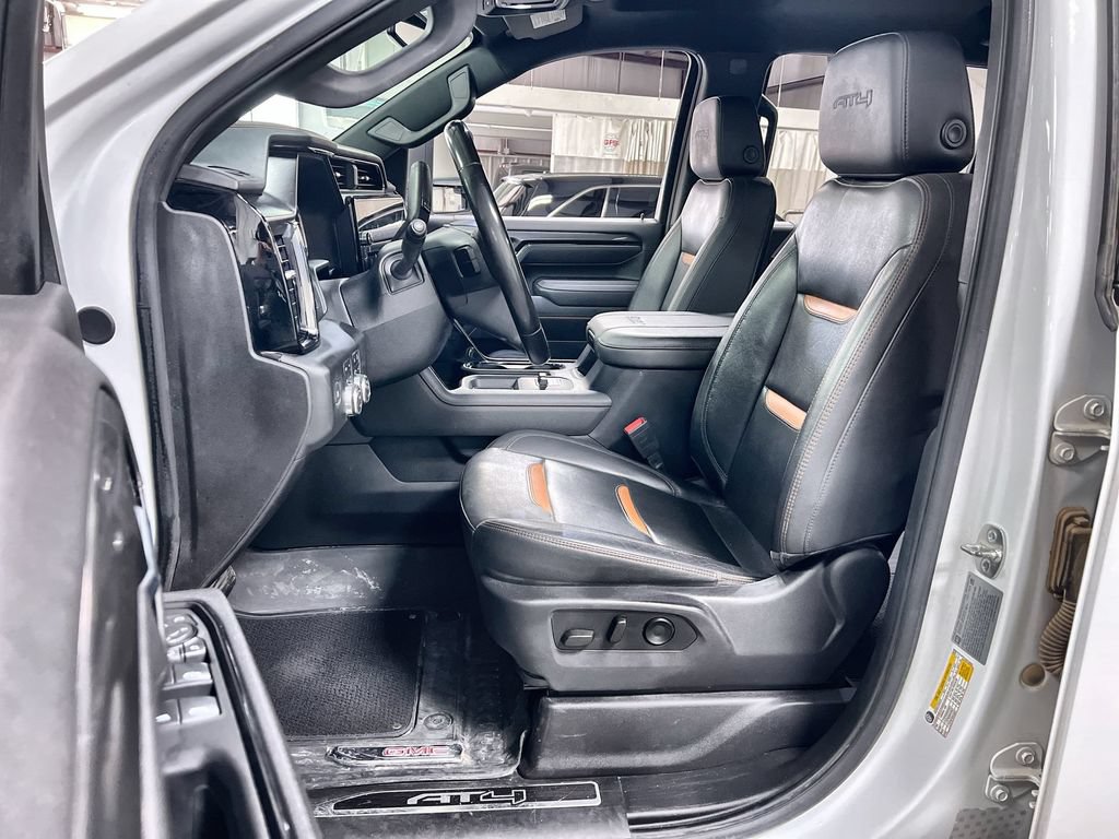 Used 2025 GMC Sierra 2500 AT4 AWD/4WD image 12