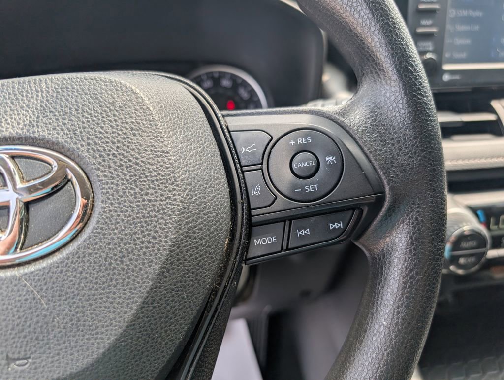 Used 2021 Toyota RAV4 XLE FWD image 21
