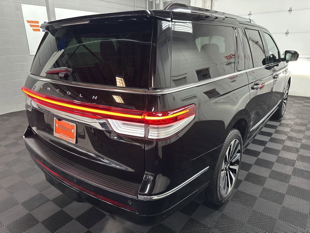 Used 2023 Lincoln Navigator L Reserve image 9