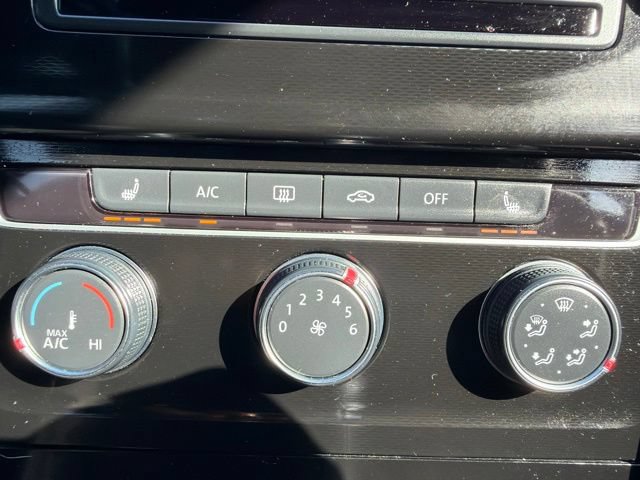 Used 2017 Volkswagen Golf 4-Door FWD image 29