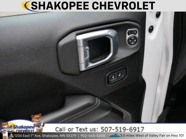 Used 2023 Jeep Gladiator Overland image 12