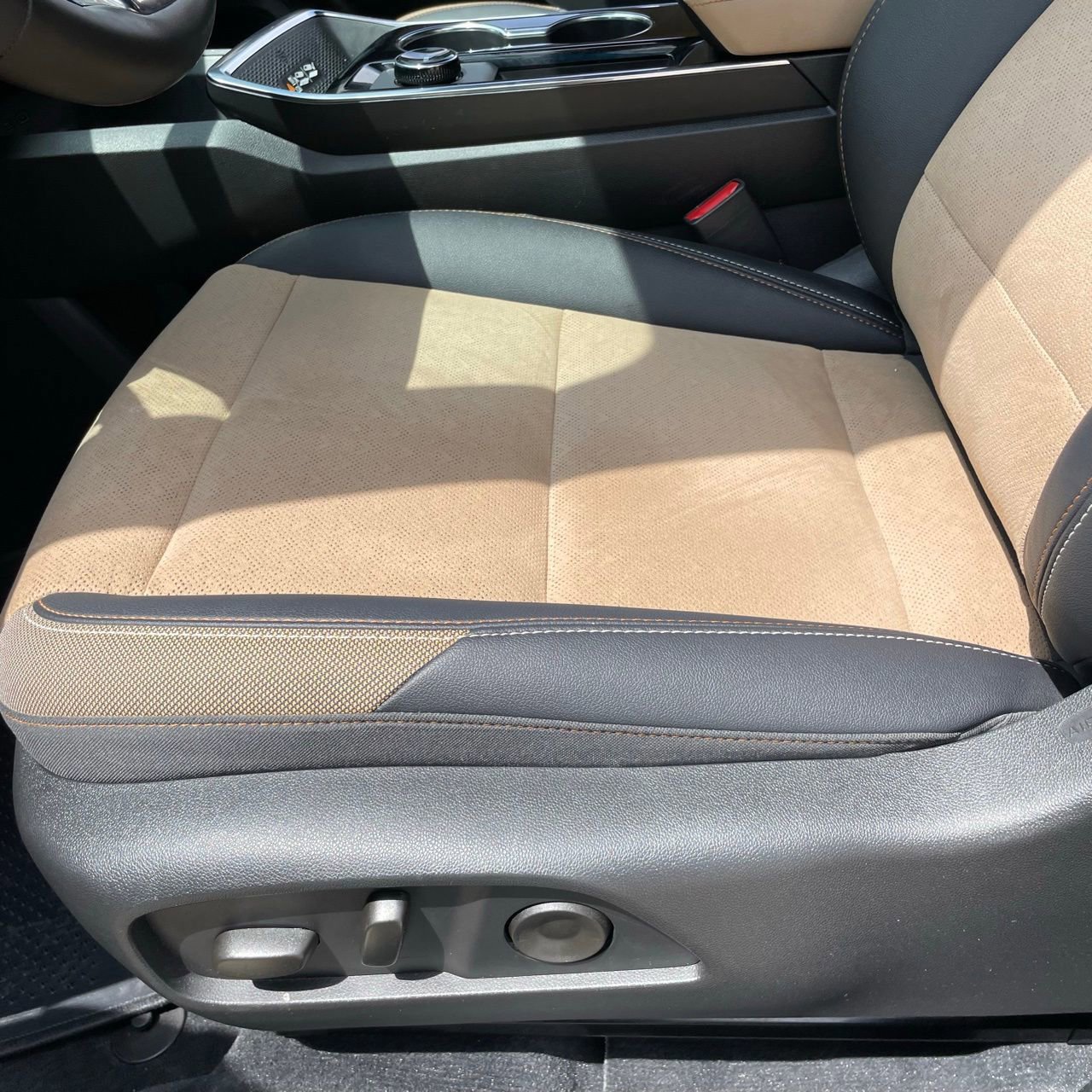 Certified 2025 Chevrolet Equinox ACTIV w/ Safety and Technology Package image 23