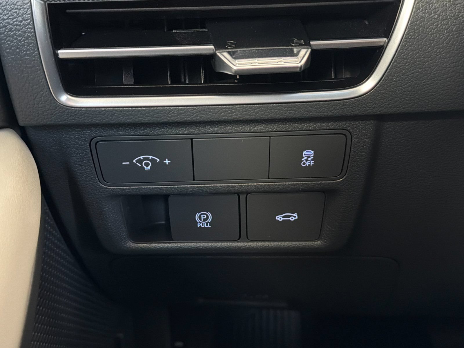 Used 2025 Hyundai Sonata SEL FWD image 25