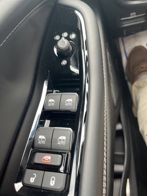 Used 2024 Jeep Grand Cherokee L Overland w/ Luxury Tech Group IV image 9