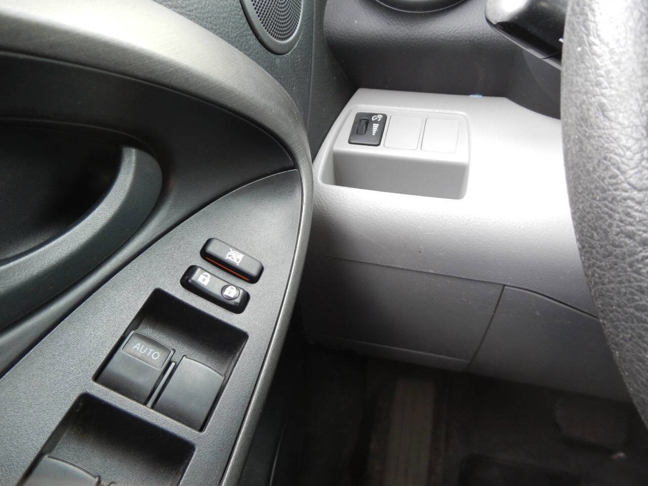 Used 2009 Toyota RAV4 2WD image 42