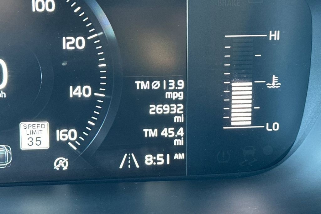 Used 2019 Volvo XC60 T5 Momentum w/ Premium Package image 28