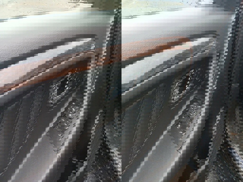 Used 2018 Ford Taurus Limited image 23