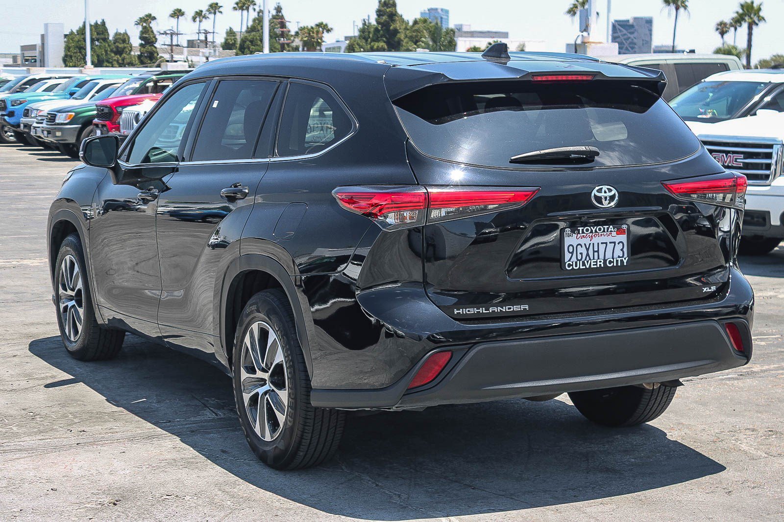 Used 2021 Toyota Highlander XLE FWD image 7