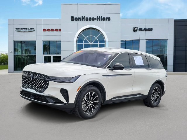 Used 2025 Lincoln Nautilus Premier w/ Equipment Group 102A AWD/4WD image 3