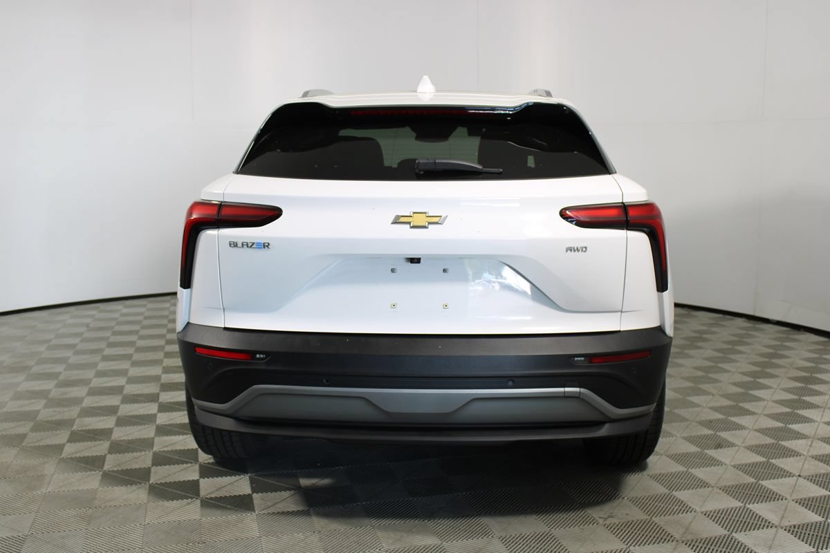 Used 2024 Chevrolet Blazer EV LT AWD/4WD image 5