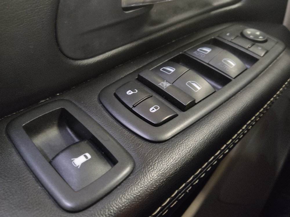 Used 2014 Dodge Grand Caravan SXT FWD image 27