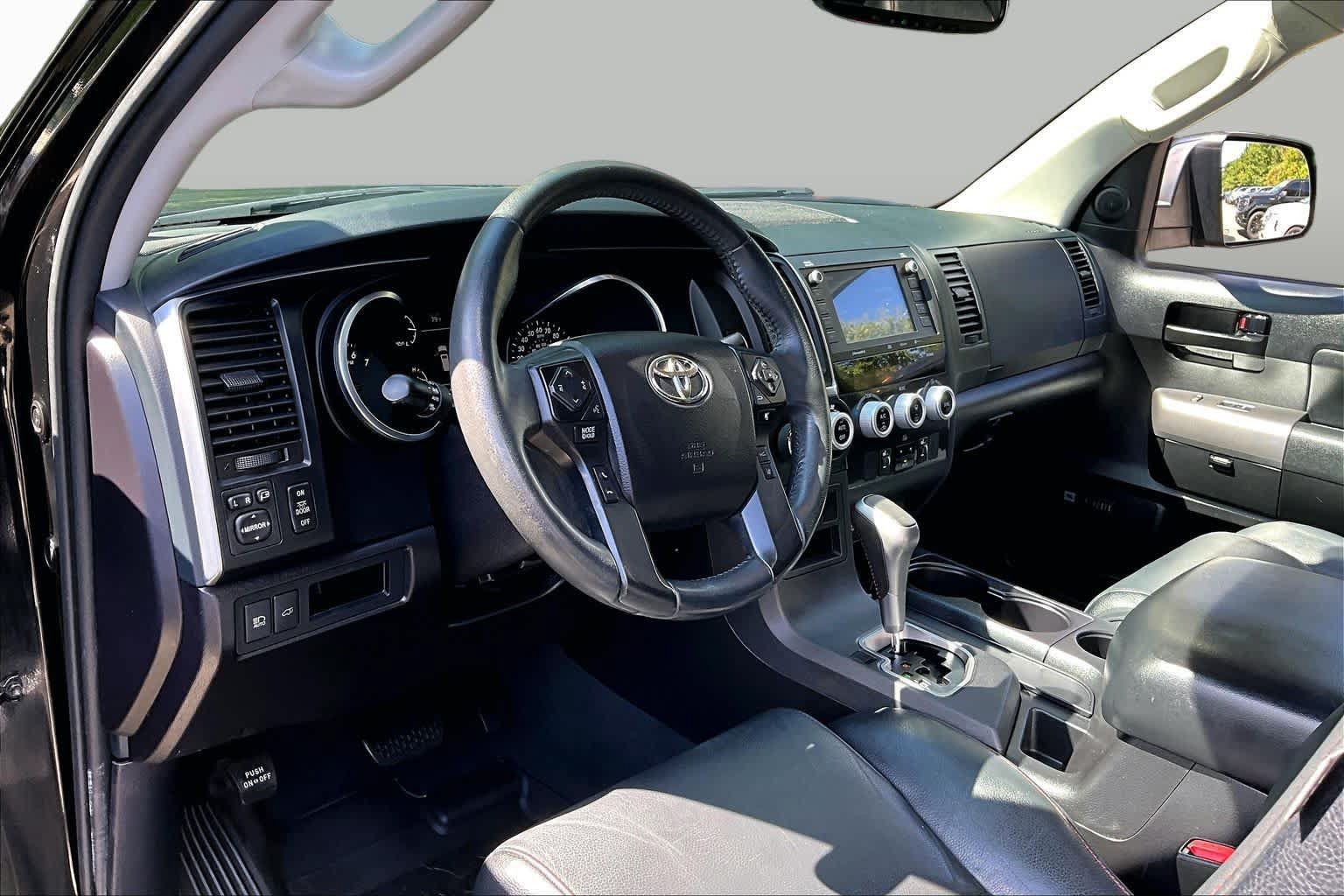 Used 2022 Toyota Sequoia TRD Pro AWD/4WD image 17