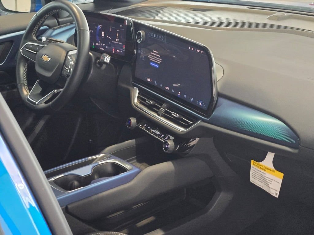 Certified 2024 Chevrolet Equinox EV LT FWD image 8