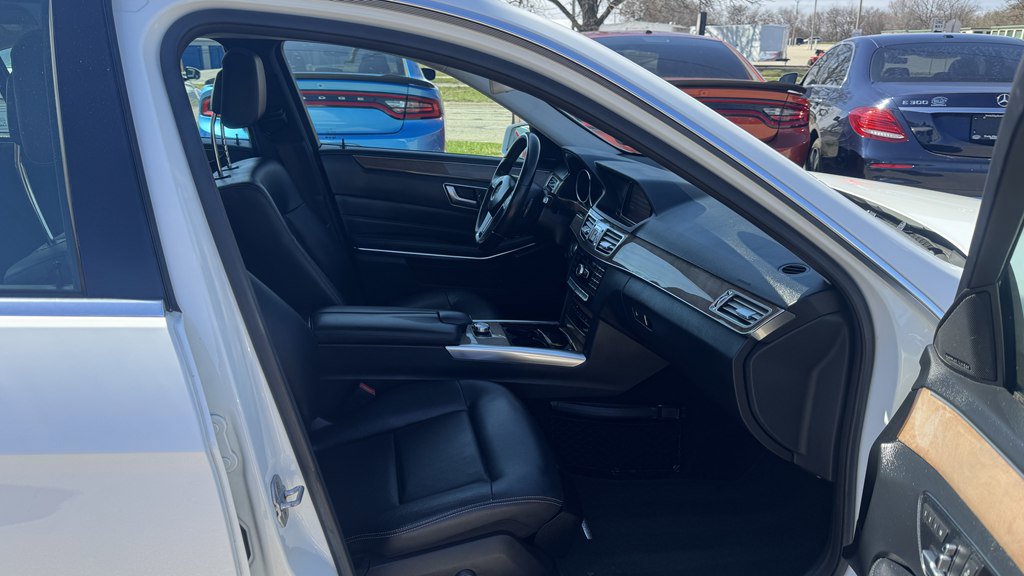 Used 2014 Mercedes-Benz E 350 4MATIC Sedan image 29