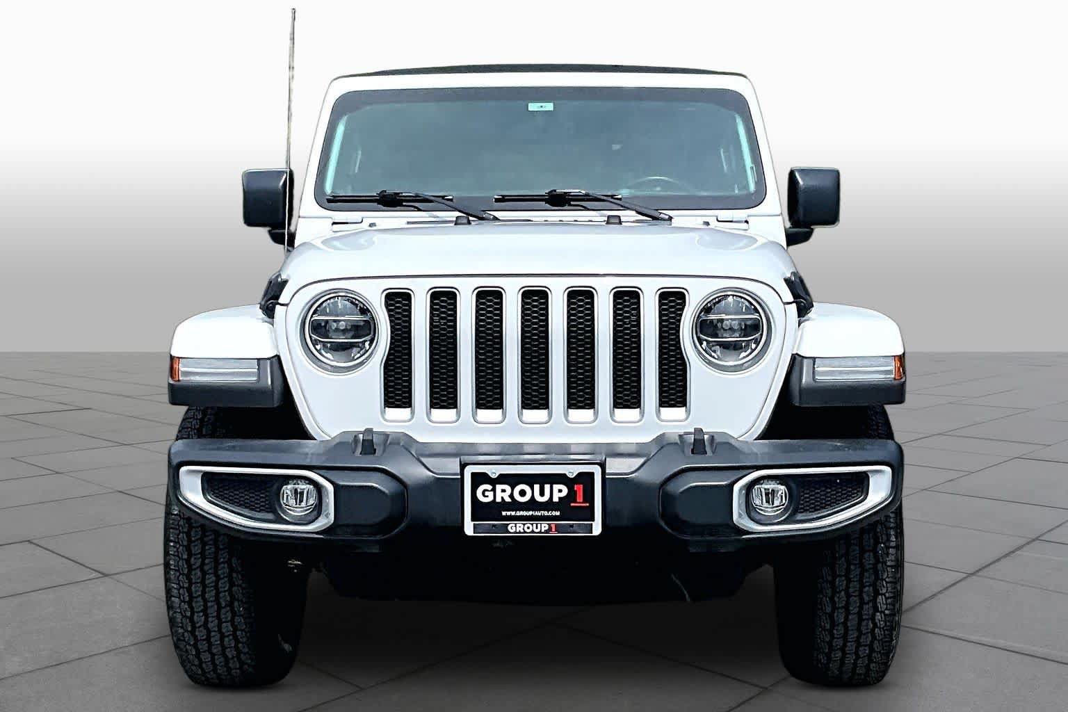 Used 2022 Jeep Wrangler Unlimited Sahara w/ LED Lighting Group AWD/4WD image 4