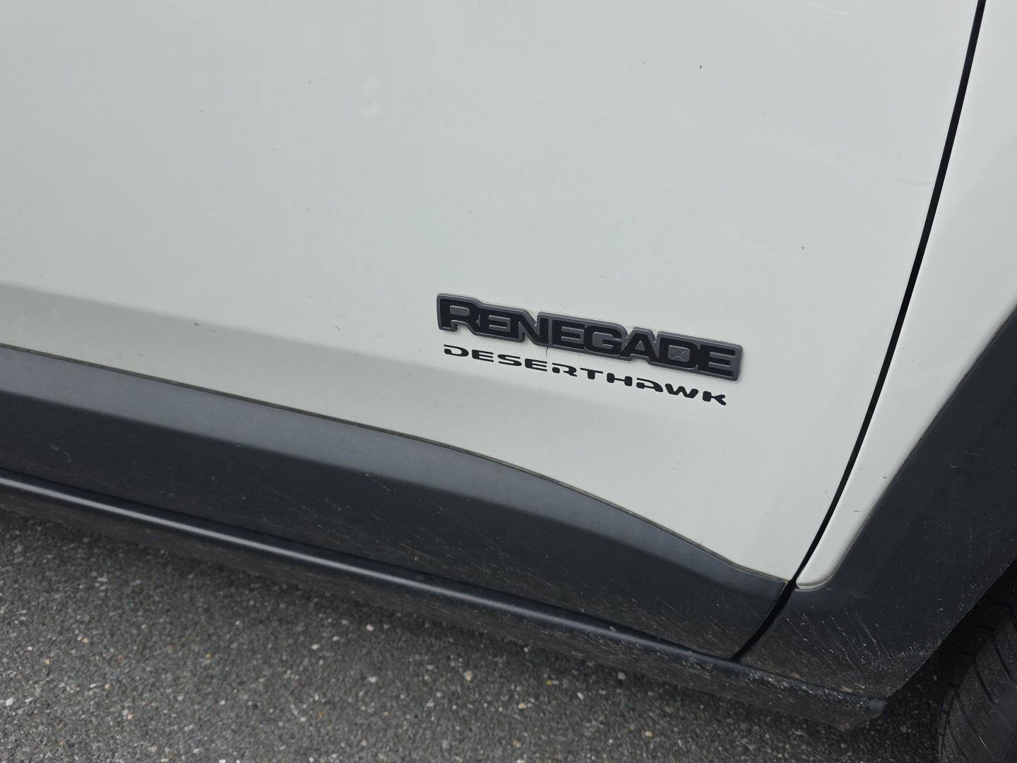 Used 2017 Jeep Renegade Trailhawk AWD/4WD image 6
