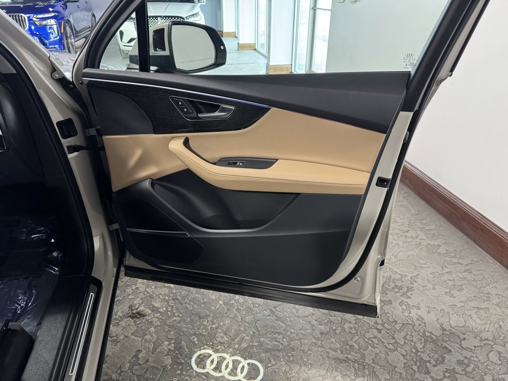 Used 2024 Audi Q7 3.0T Prestige image 22