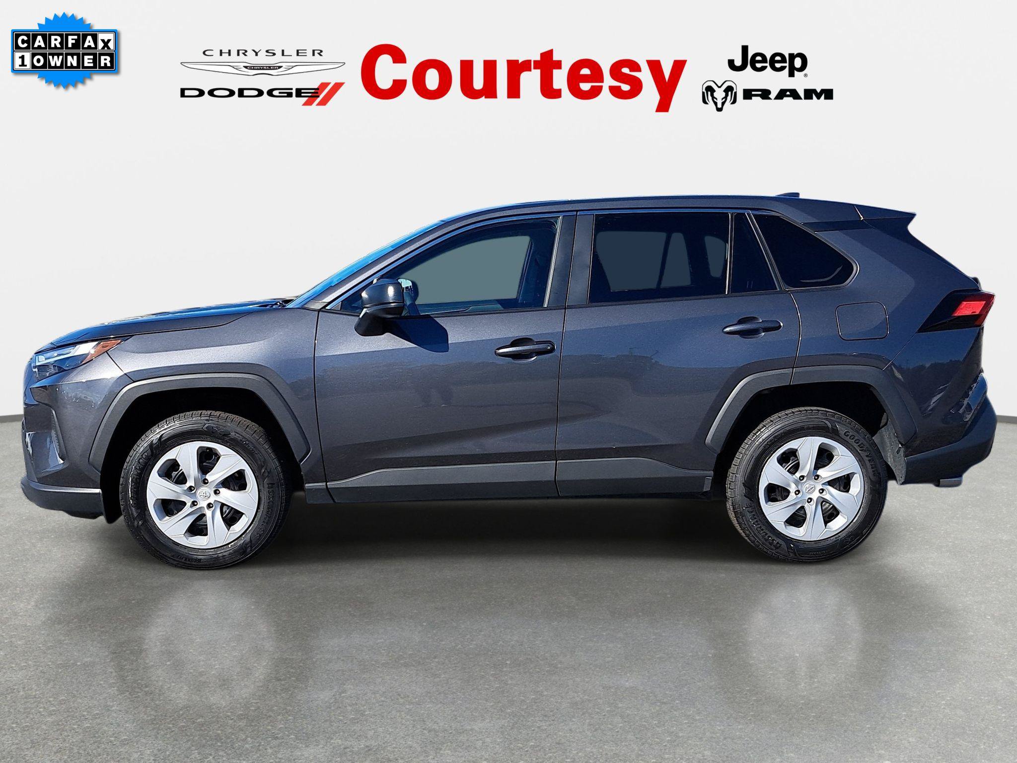 Used 2025 Toyota RAV4 LE AWD/4WD image 7